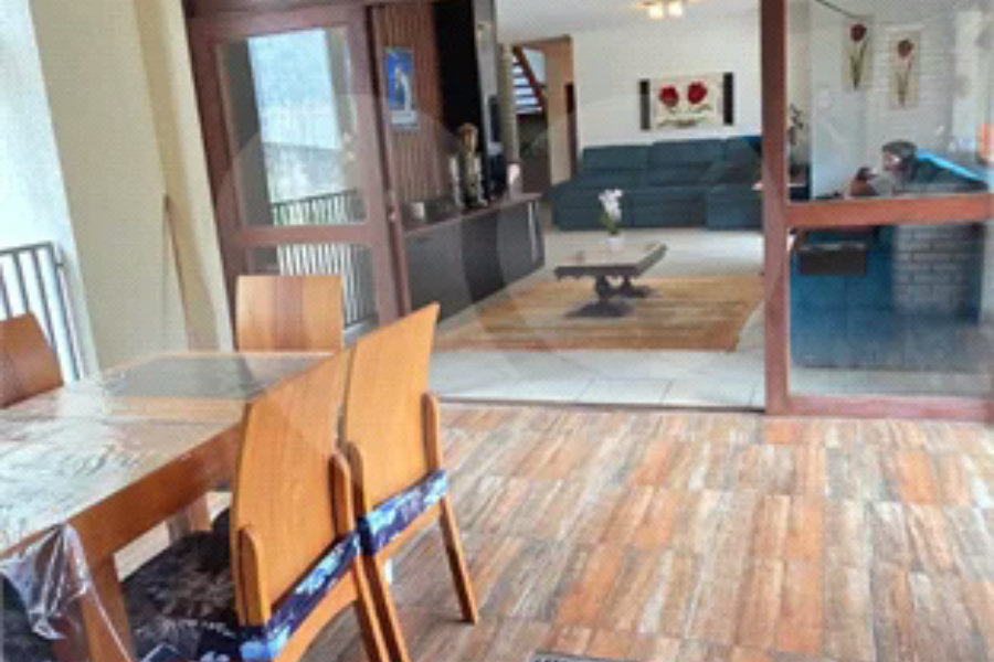 Sobrado à venda com 5 quartos, sendo 3 suítes, em Roseira, Mairiporã, SP