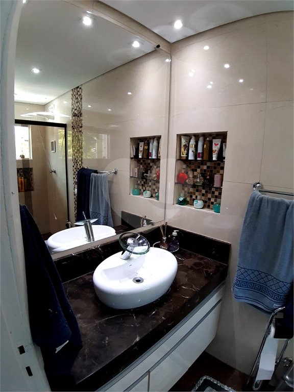 Sobrado à venda com 4 quartos, sendo 2 suítes, em Parque Casa de Pedra, São Paulo, SP