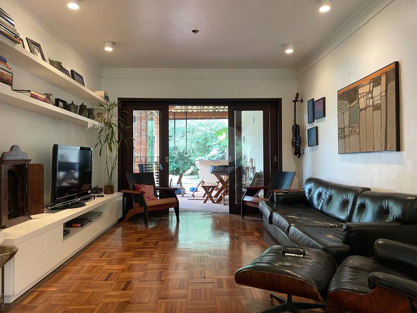 Casa à venda com 4 quartos, sendo 1 suíte, em Vila Morumbi, São Paulo, SP