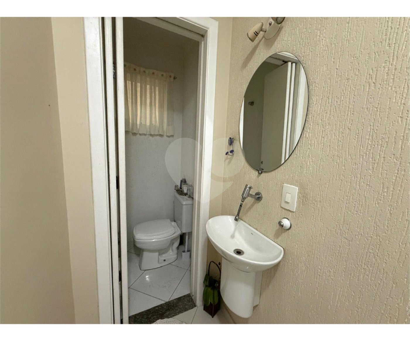 Sobrado à venda com 3 quartos, sendo 1 suíte, em Tremembé, São Paulo, SP