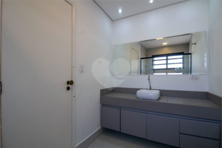 Casa à venda com 3 quartos, sendo 1 suíte, em Brooklin Paulista, São Paulo, SP