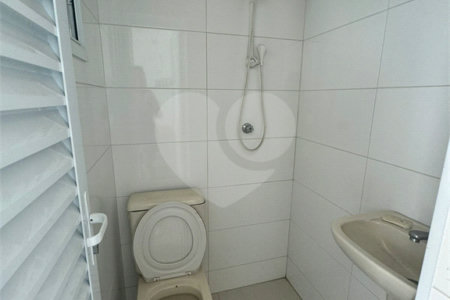 Sobrado à venda com 3 quartos, sendo 1 suíte, em Vila Nivi, São Paulo, SP