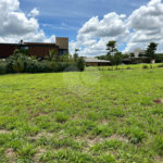 Terreno no condomínio Damha Golf em frente área de lazer com 1.404,40 m²