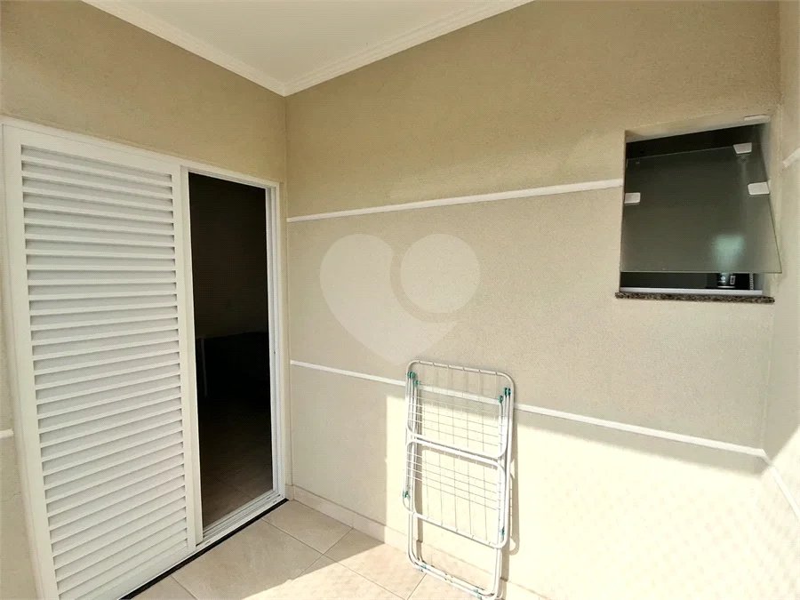 Casa à venda com 3 quartos, sendo 1 suíte, no condomínio Vila Arnoni, São Paulo - SP