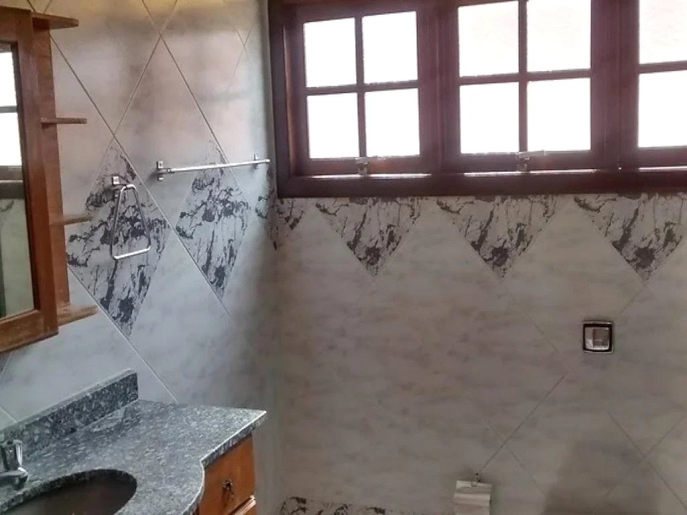 Casa à venda com 3 quartos, sendo 1 suíte,  em Vila Campesina, Osasco, SP