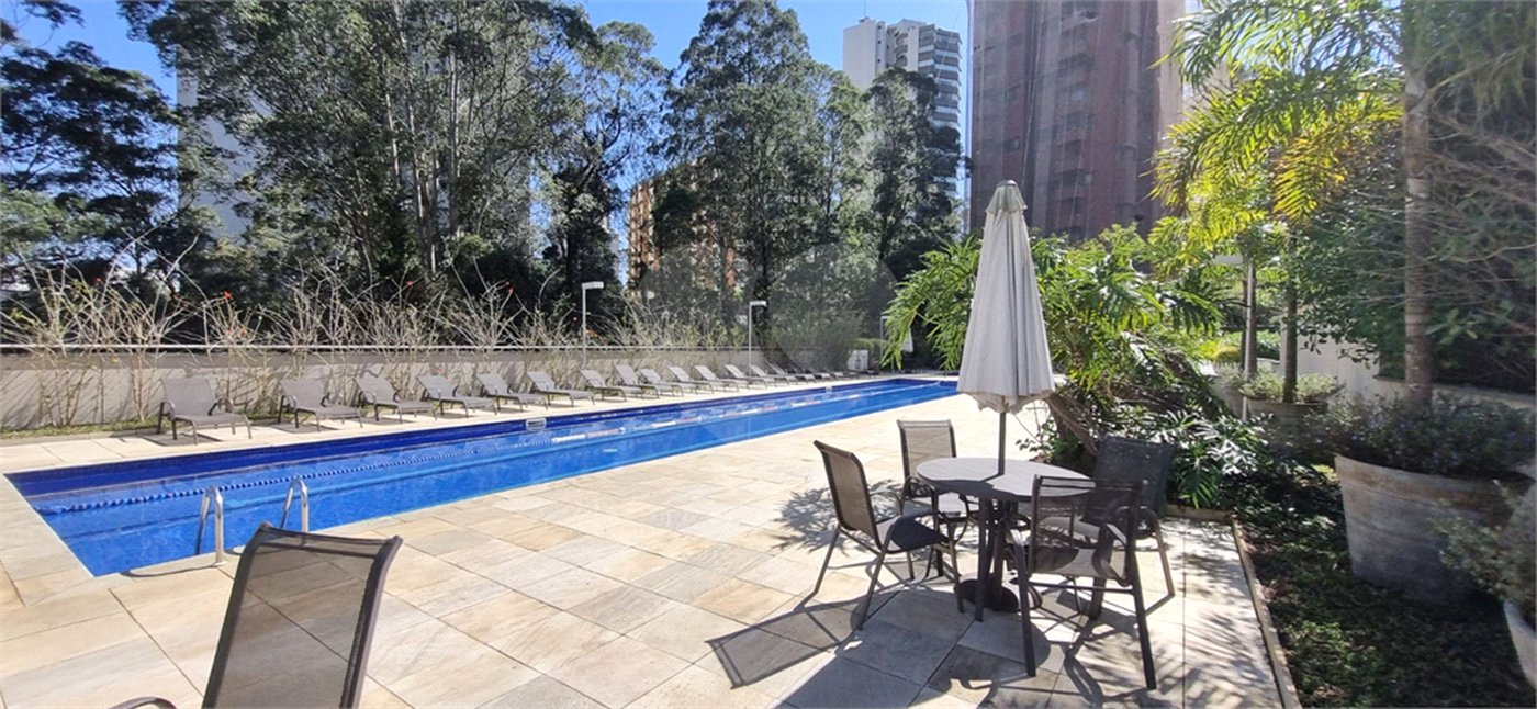Apartamento à venda com 3 suítes em Jardim Londrina, São Paulo, SP