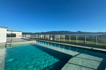 Apartamento à venda com 1 suíte em Caiçara, Praia Grande, SP