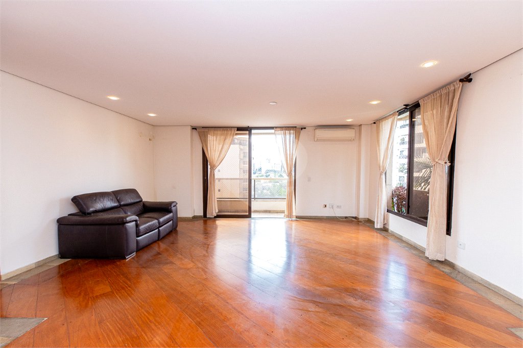 Apartamento à venda com 4 quartos, sendo 2 suítes, em Brooklin, São Paulo, SP