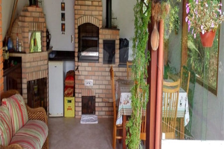 Casa à venda com 4 quartos, sendo 2 suítes,  no condomínio Ypê Branco I, São Paulo - SP