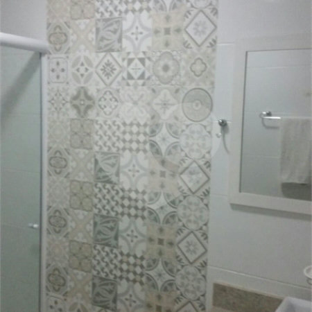 Terreno em condomínio à venda com 5 quartos, sendo 4 suítes, em Caravelas, Armação dos Búzios, RJ
