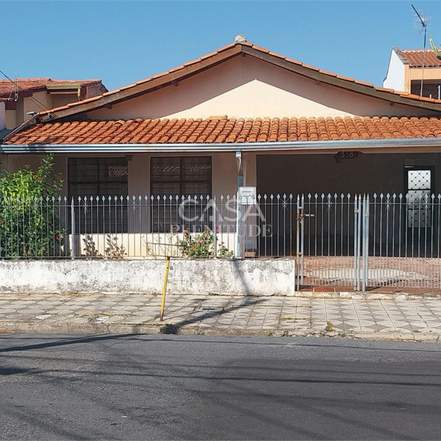 Casa à venda com 3 quartos, sendo 1 suíte, em Jardim Leocádia, Sorocaba, SP