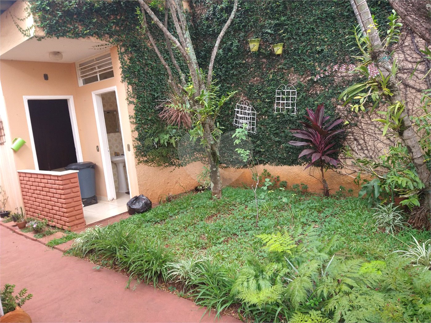 Casa à venda com 3 quartos, sendo 1 suíte, em Chácara São João, São Carlos, SP