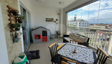 Apartamento à venda com 3 quartos, sendo 2 suítes, no Centro, Peruíbe, SP