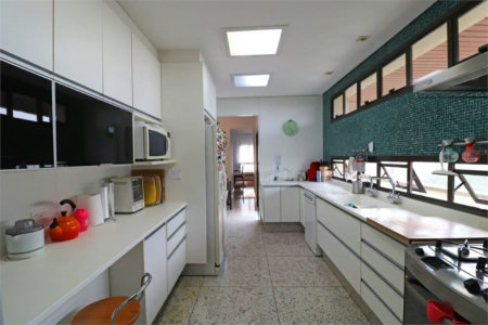 Apartamento à venda com 3 suítes em Vila Suzana, São Paulo, SP