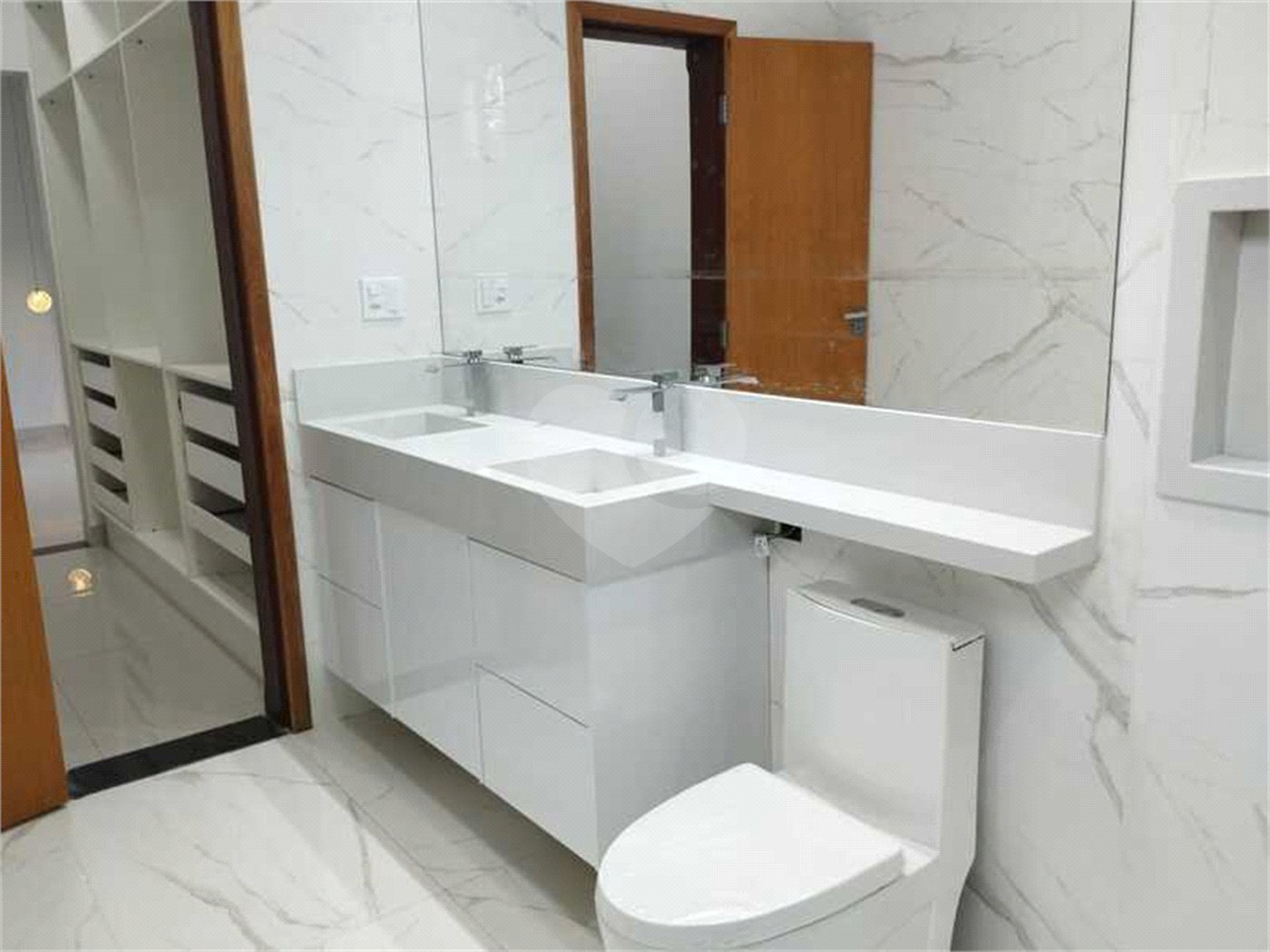 Casa à venda com 3 suítes no condomínio Jardim Residencial London Park, Indaiatuba - SP