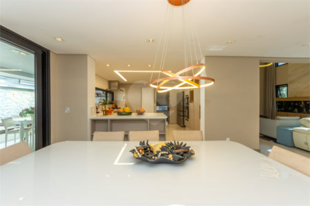 Casa à venda com 3 suítes no condomínio Reserva 8, São Paulo - SP