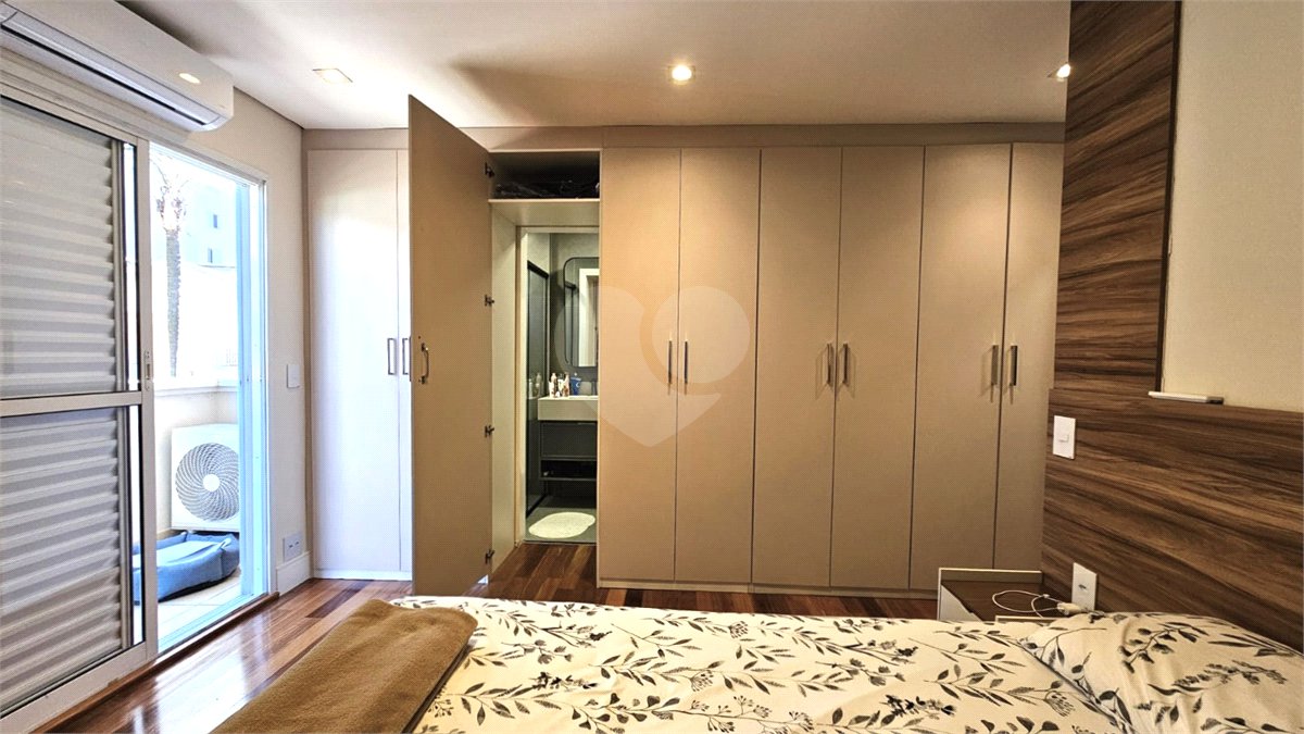 Casa à venda com 3 quartos, sendo 1 suíte, no condomínio Flora Park, São Paulo - SP