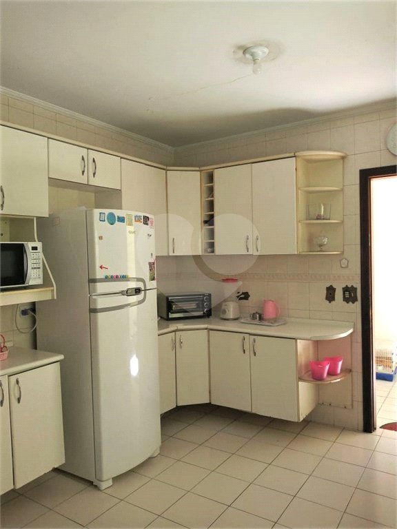 Sobrado à venda com 3 quartos, sendo 1 suíte,  em Vila Romero, São Paulo, SP