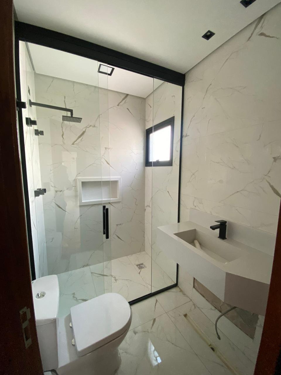 Casa à venda com 3 quartos, sendo 1 suíte, no condomínio Jardim Flamboyant, Hortolândia - SP