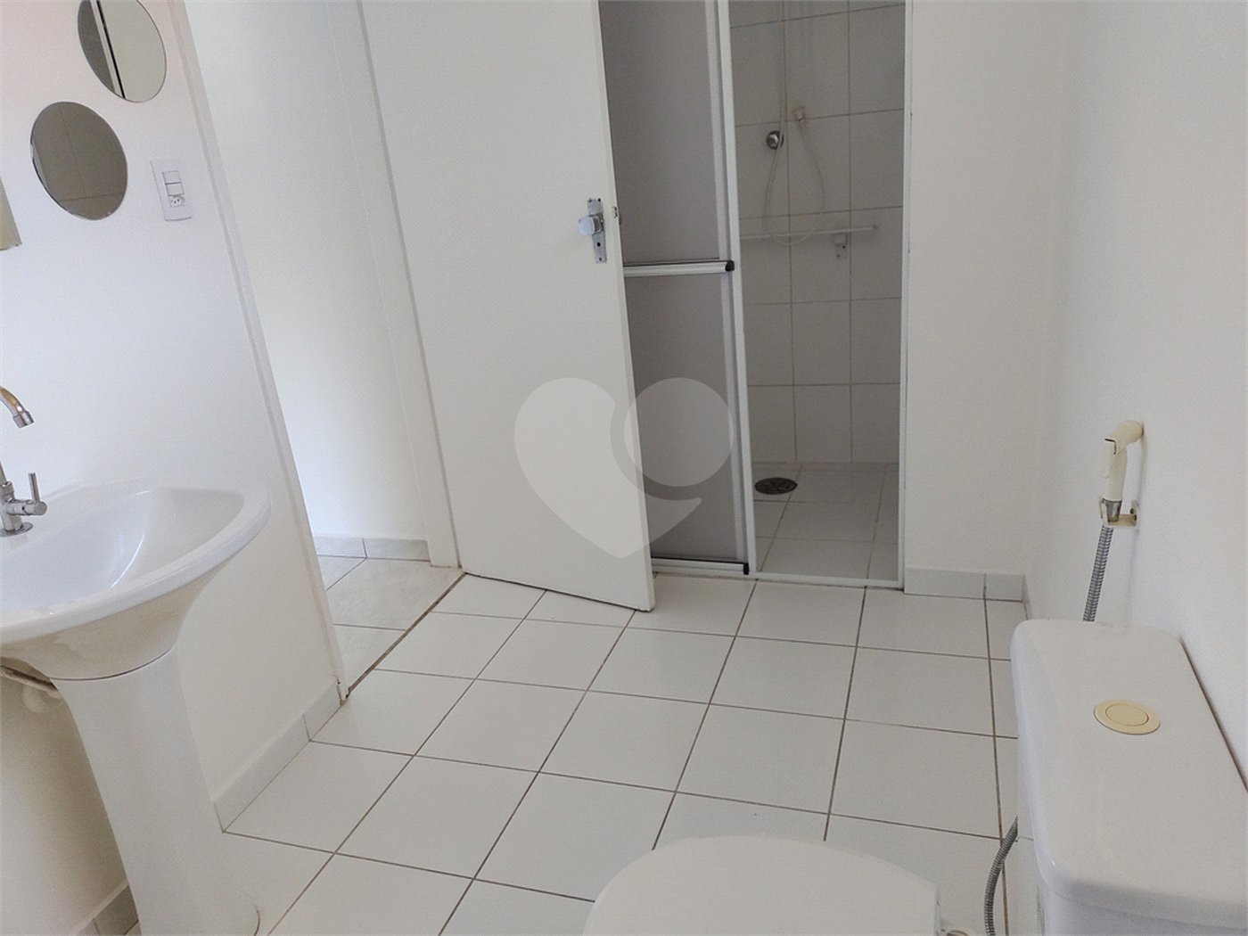 Casa à venda com 3 quartos, sendo 1 suíte,  em Vila Cordeiro, São Paulo, SP