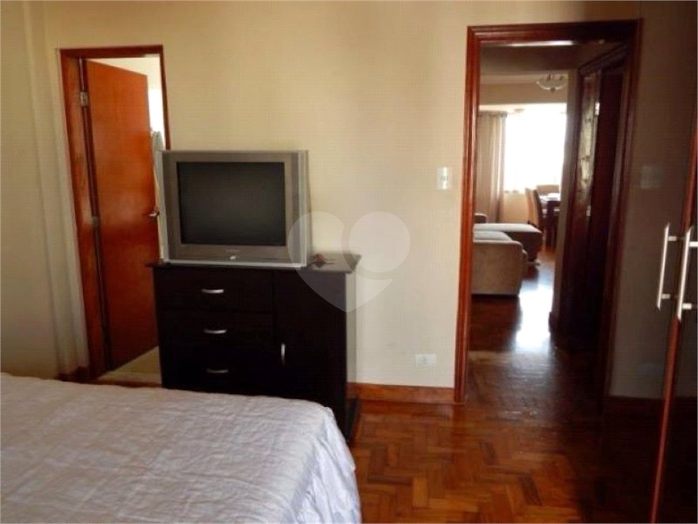 Apartamento à venda com 3 quartos, sendo 1 suíte,  em Aclimação, São Paulo, SP