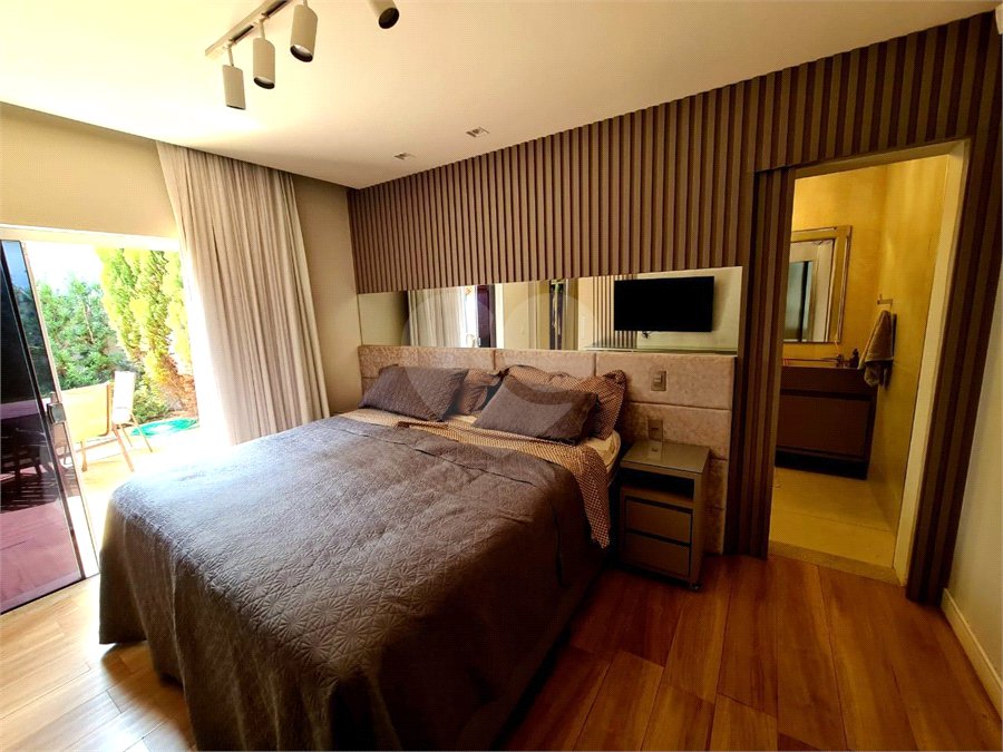Casa à venda com 5 quartos, sendo 2 suítes, em Jardim das Roseiras, Araraquara, SP