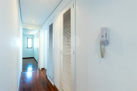 Apartamento à venda com 4 quartos, sendo 3 suítes, em Campo Belo, São Paulo, SP