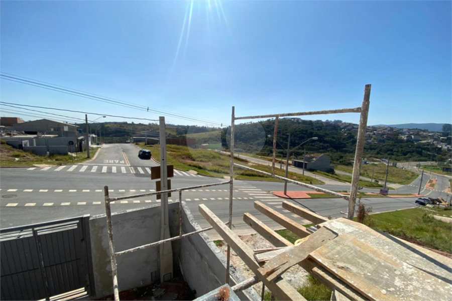 Sobrado à venda com 3 quartos, sendo 1 suíte,  em Canjica (terra Preta), Mairiporã, SP