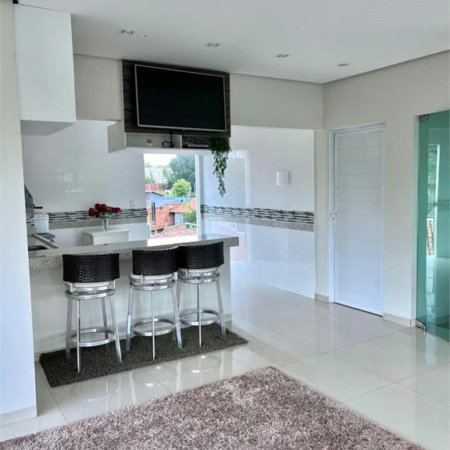 Casa à venda com 6 quartos, sendo 1 suíte,  no Centro, Balsas, MA