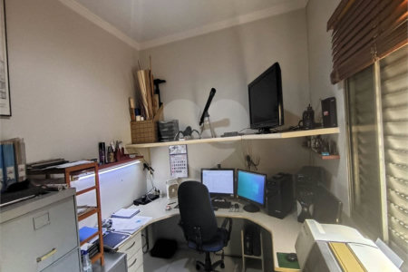 Casa Térrea à venda com 5 quartos, sendo 1 suíte, em Chora Menino, São Paulo, SP