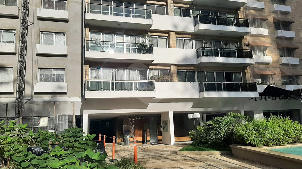 Apartamento à venda com 4 quartos, sendo 1 suíte, em Alto da Boa Vista, São Paulo, SP