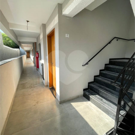 Casa à venda com 2 quartos, sendo 1 suíte, no condomínio Residencial Calegari, São Paulo - SP