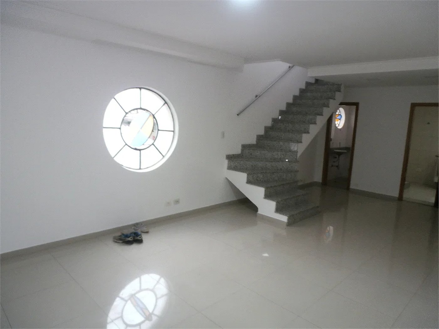 Sobrado à venda ou para alugar com 4 quartos, sendo 1 suíte,  em Vila Butantã, São Paulo, SP