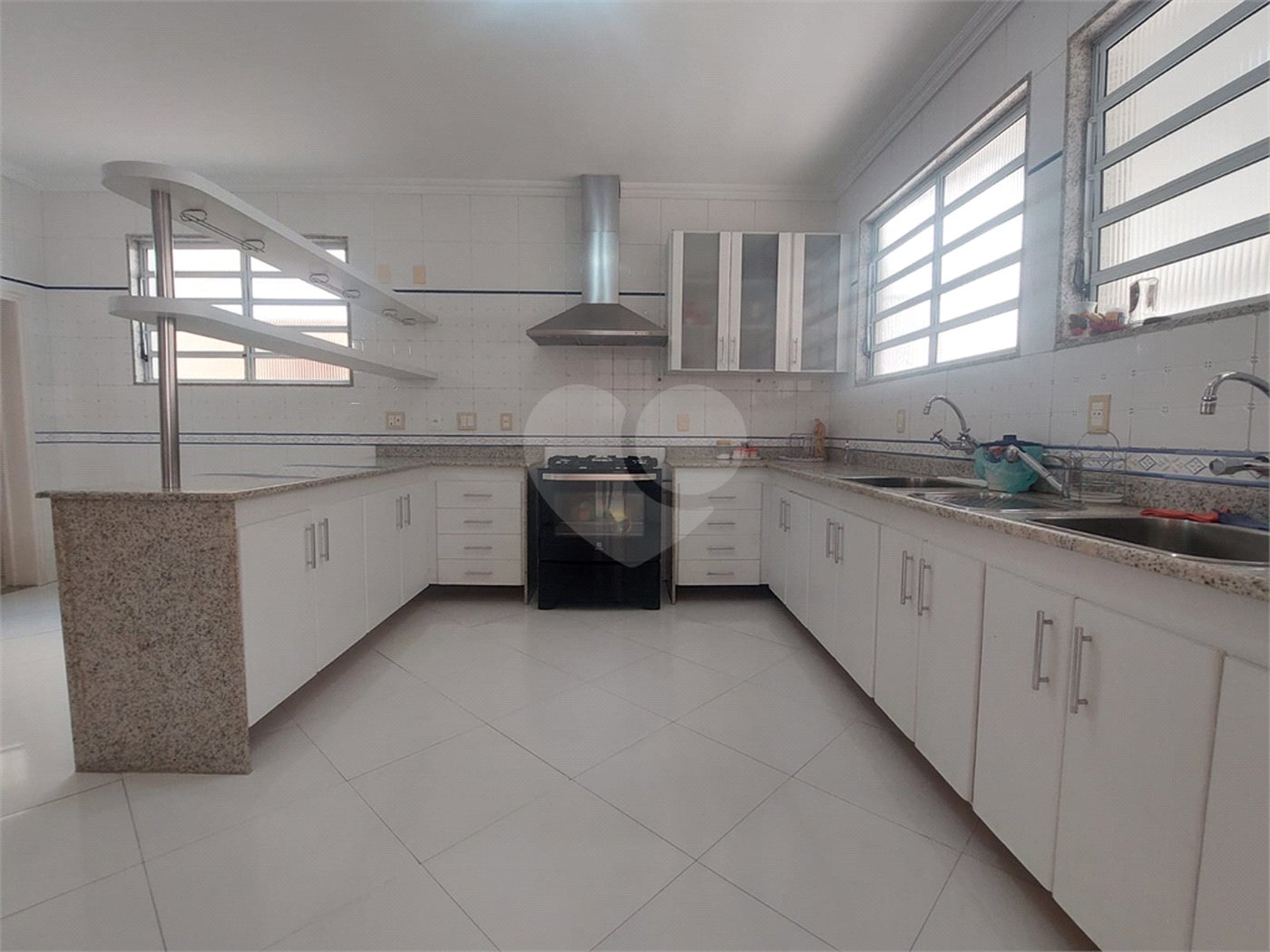 Casa à venda com 3 suítes no condomínio Rio Mar..., Rio de Janeiro - RJ