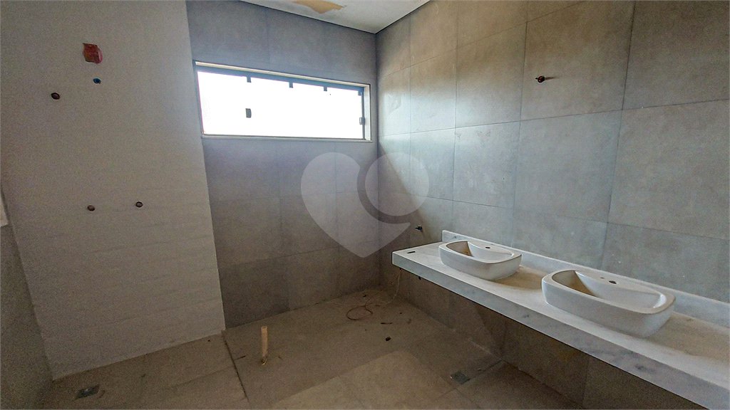 Casa à venda com 3 quartos, sendo 1 suíte, no condomínio Residencial Fazenda Alta Vista, Salto de Pirapora - SP