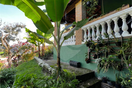 Casa à venda com 3 quartos, sendo 1 suíte, no Centro, Guararema, SP