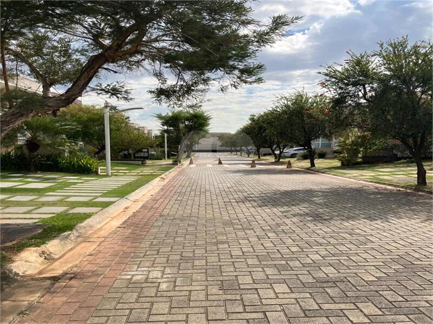 Casa à venda com 3 suítes no condomínio Maison Blanche, Indaiatuba - SP
