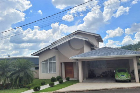 Casa em condomínio à venda com 4 suítes em Guaxinduva, Atibaia, SP