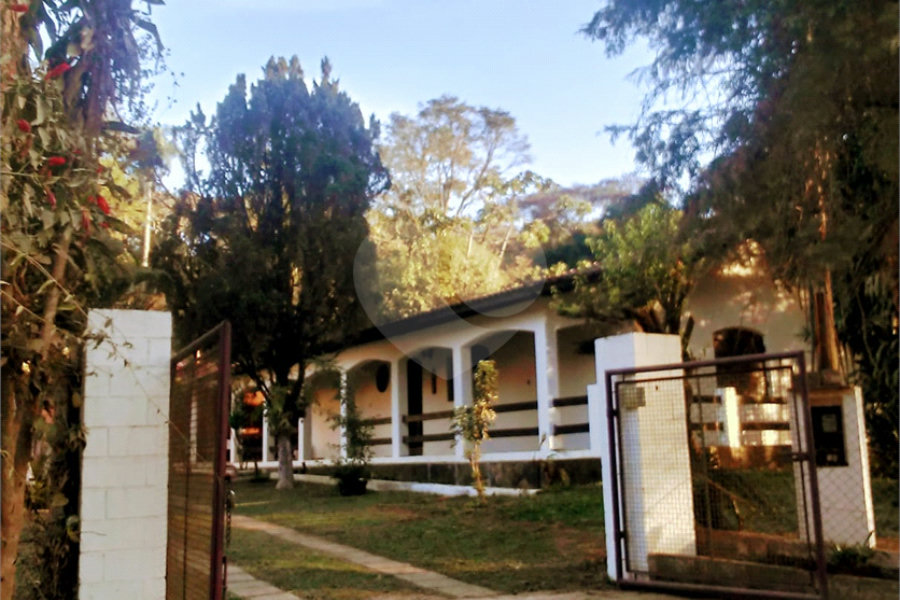 Chácara à venda com 4 quartos em Pirucaia, Mairiporã, SP