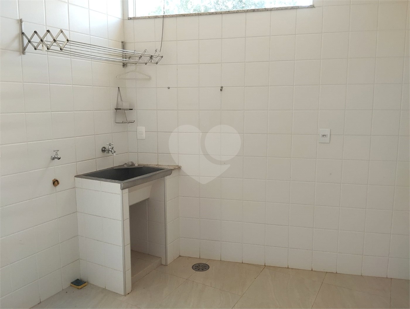Sobrado à venda com 4 quartos, sendo 3 suítes, em Altos do Jaraguá, Araraquara, SP