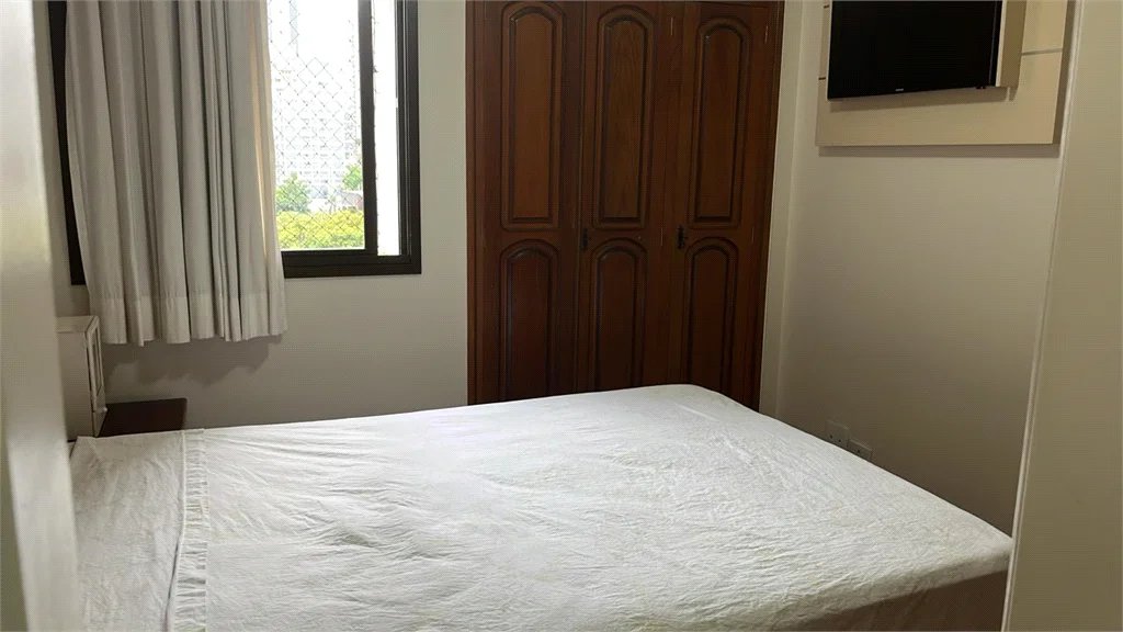 Apartamento à venda com 3 quartos, sendo 1 suíte, em Jardim das Acácias, São Paulo, SP