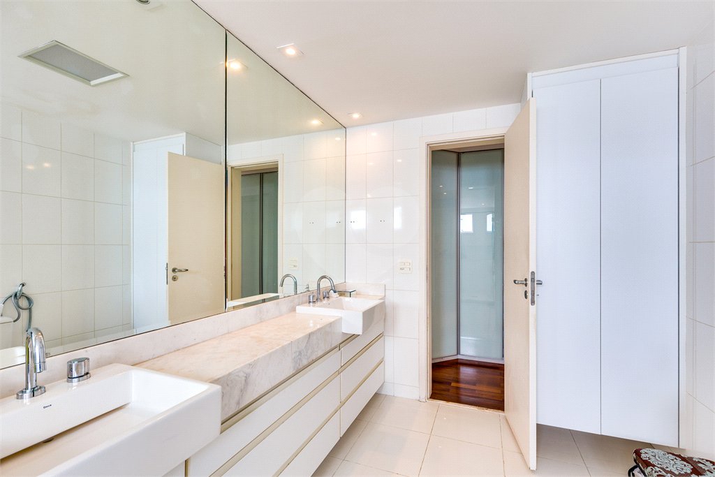 Apartamento à venda com 4 suítes em Campo Belo, São Paulo, SP