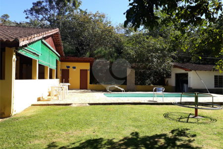 Sítio à venda com 9 quartos, sendo 7 suítes, no Centro, Monteiro Lobato, SP