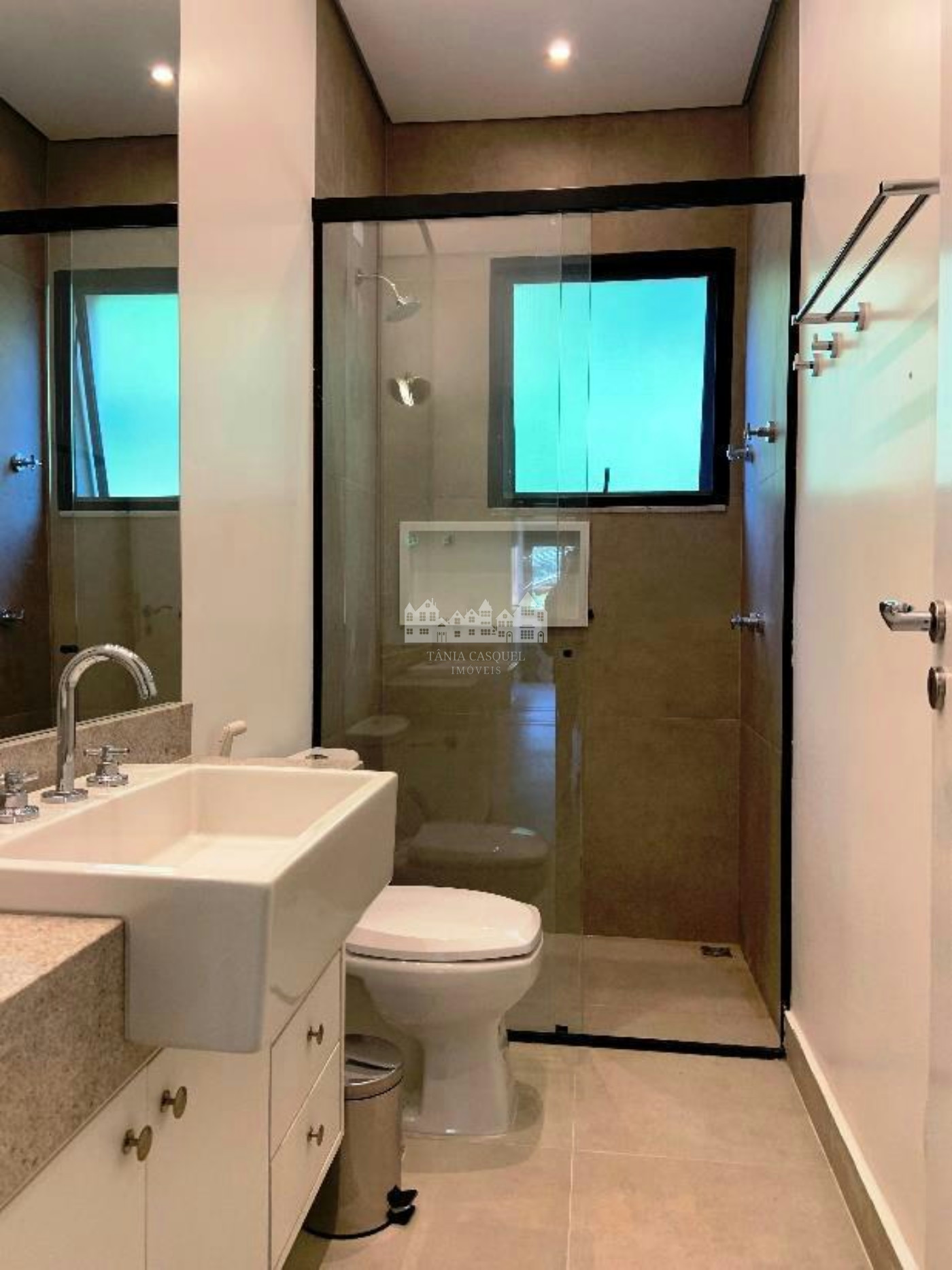 Casa à venda ou para alugar com 3 suítes no condomínio Estância Parque Atibaia, Atibaia - SP