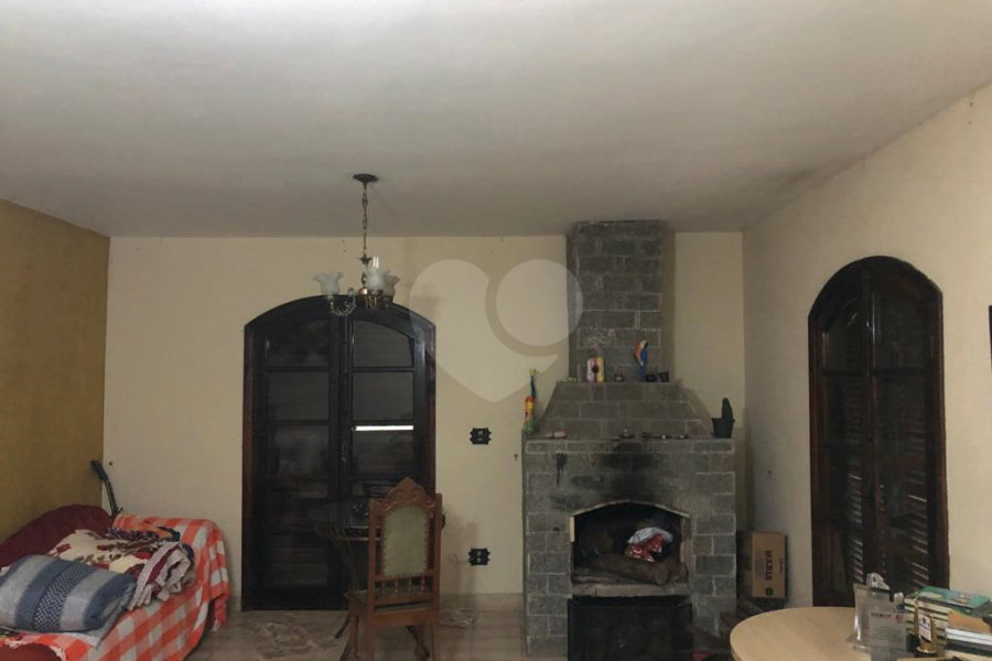 Casa Térrea à venda com 3 quartos, sendo 1 suíte,  em Olho D'água, Mairiporã, SP