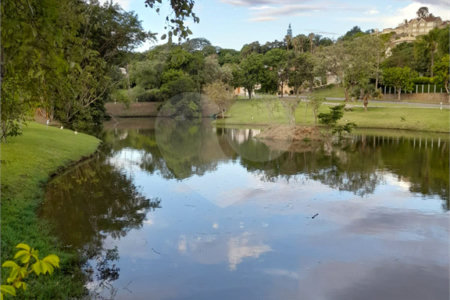 Casa à venda com 3 quartos, sendo 1 suíte, no condomínio Estância Marambaia, Vinhedo - SP