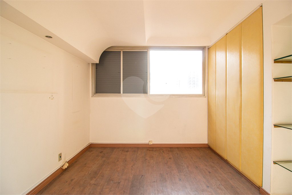 Apartamento à venda com 3 quartos, sendo 1 suíte, em Campo Belo, São Paulo, SP