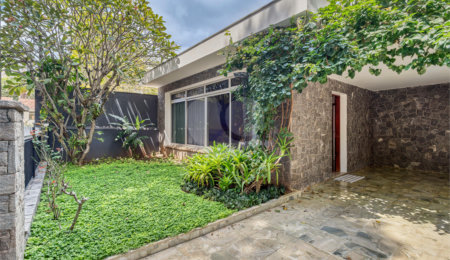 Casa Térrea à venda com 3 quartos, sendo 1 suíte, em Alto da Boa Vista, São Paulo, SP