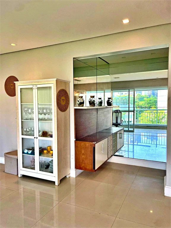 Apartamento à venda com 3 suítes em Jardim Ampliação, São Paulo, SP