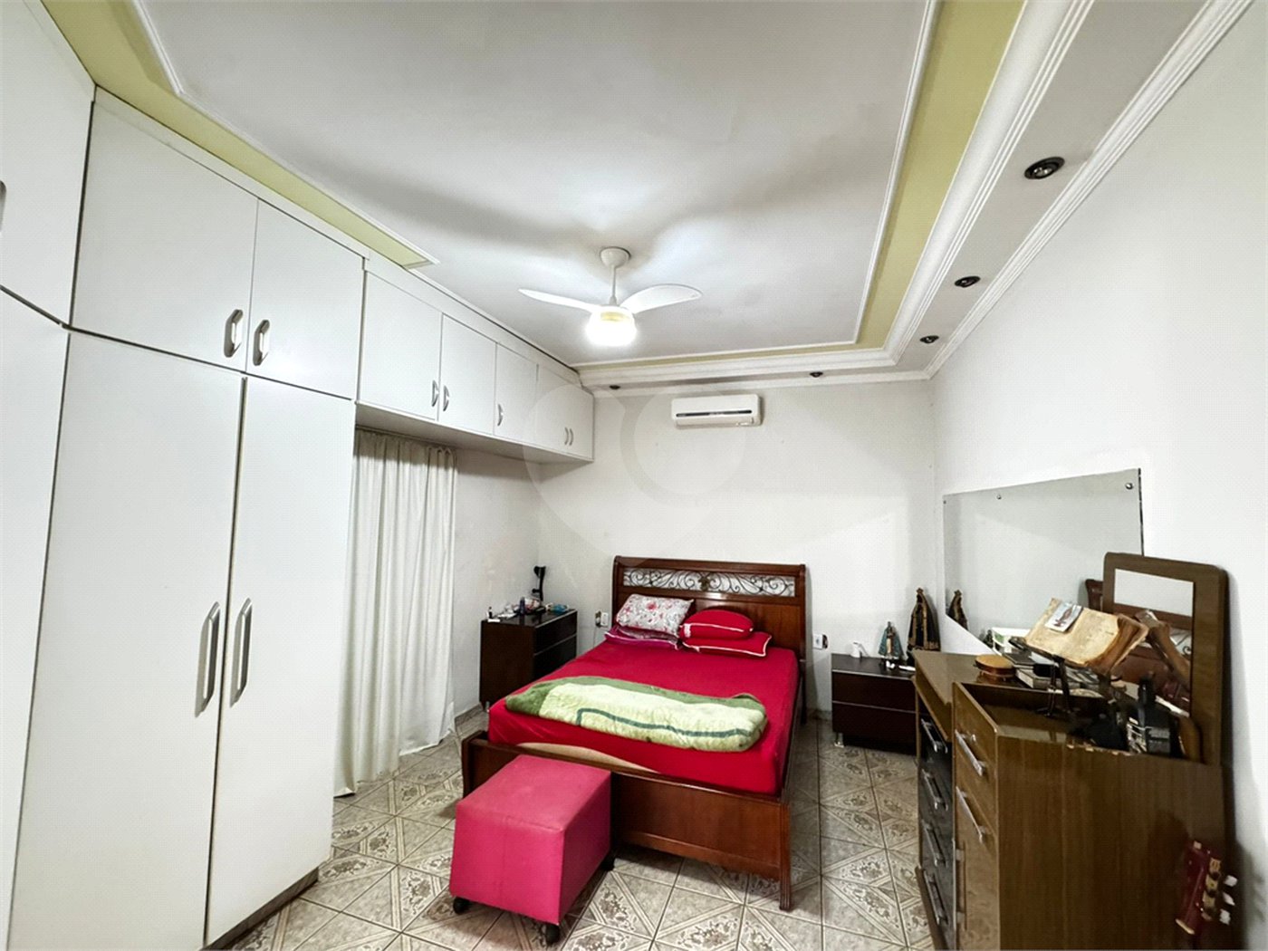 Sobrado à venda com 5 quartos, sendo 2 suítes, em Vila Monte Alegre, Ribeirão Preto, SP